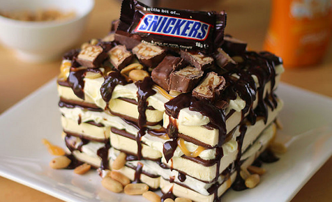 Snickers-ice-cream-cake